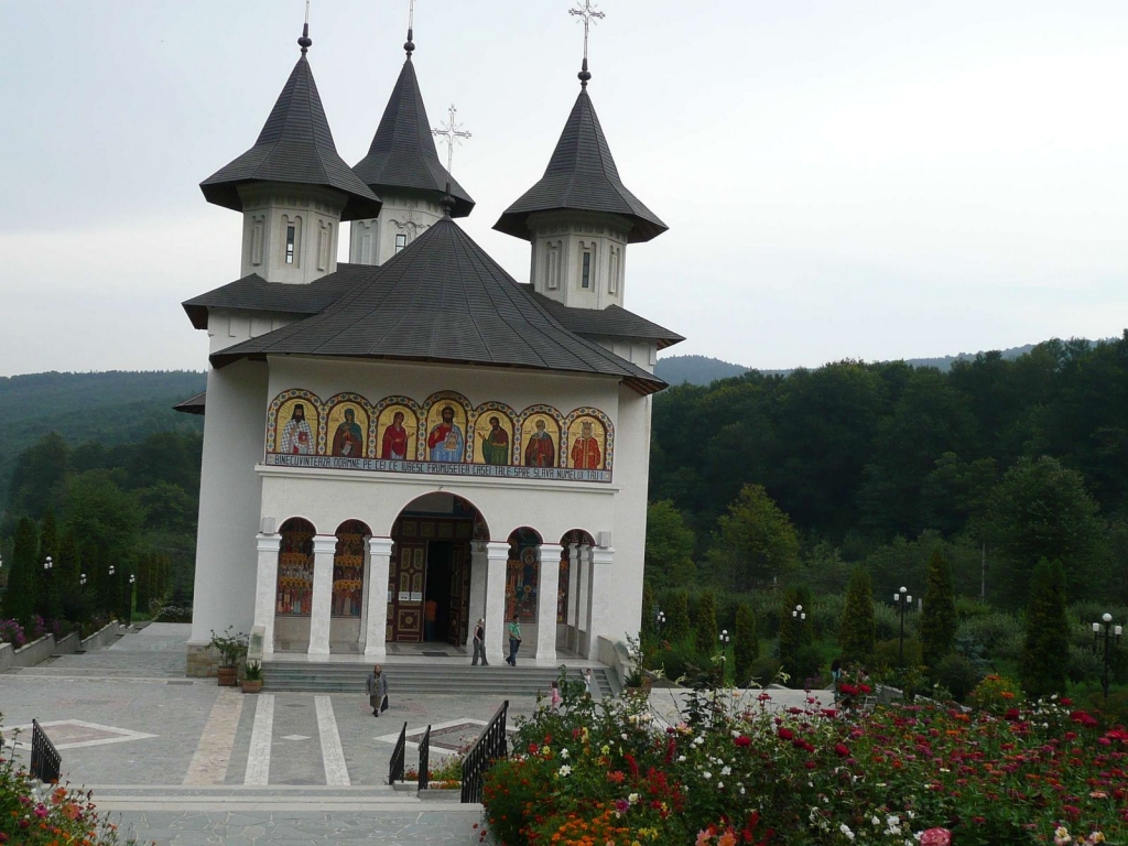 143 Manastirea Sihastria